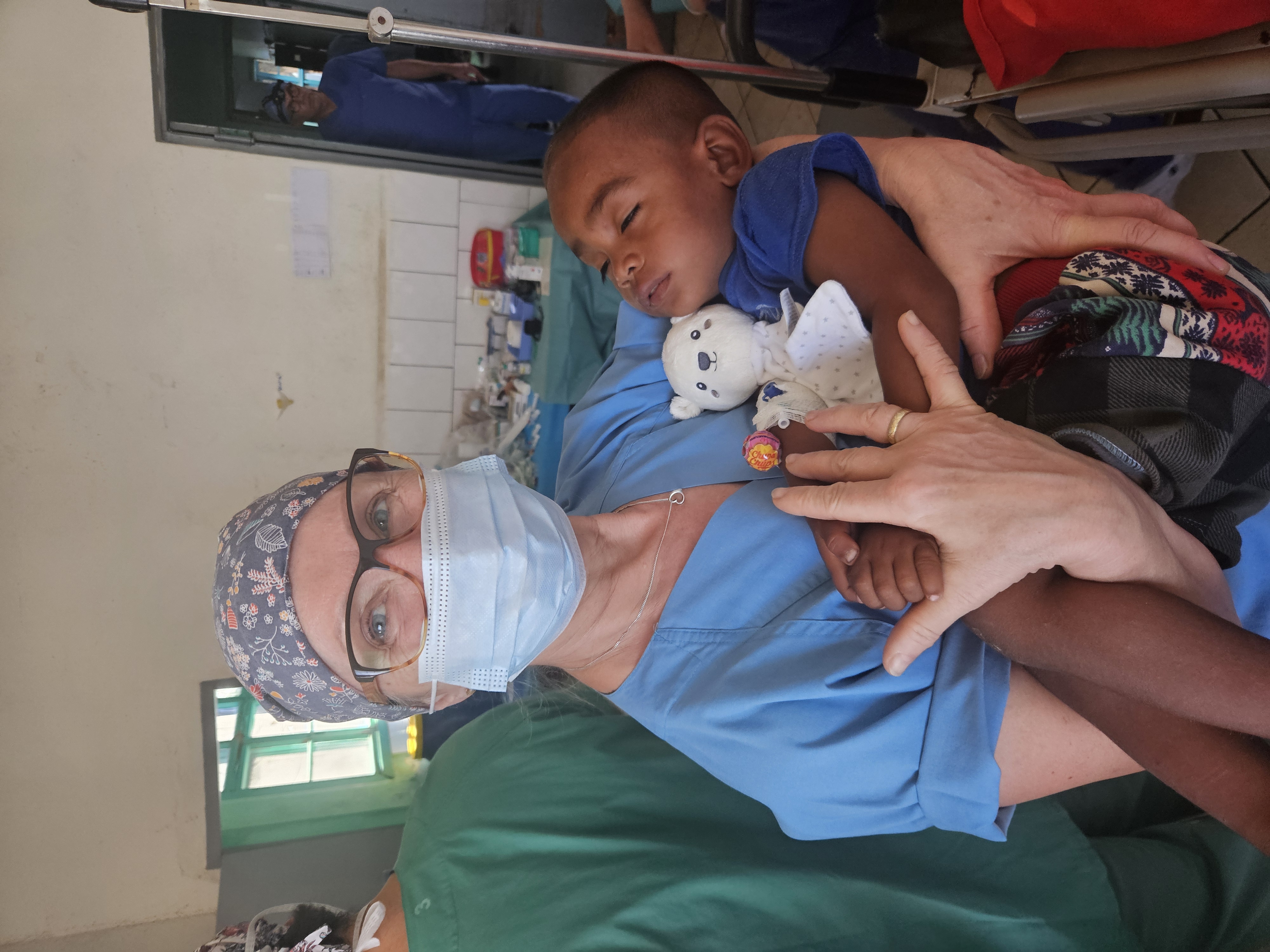 2026_02 Einsatz Dr. Krewitt Madagaskar schlafender kl. Patient