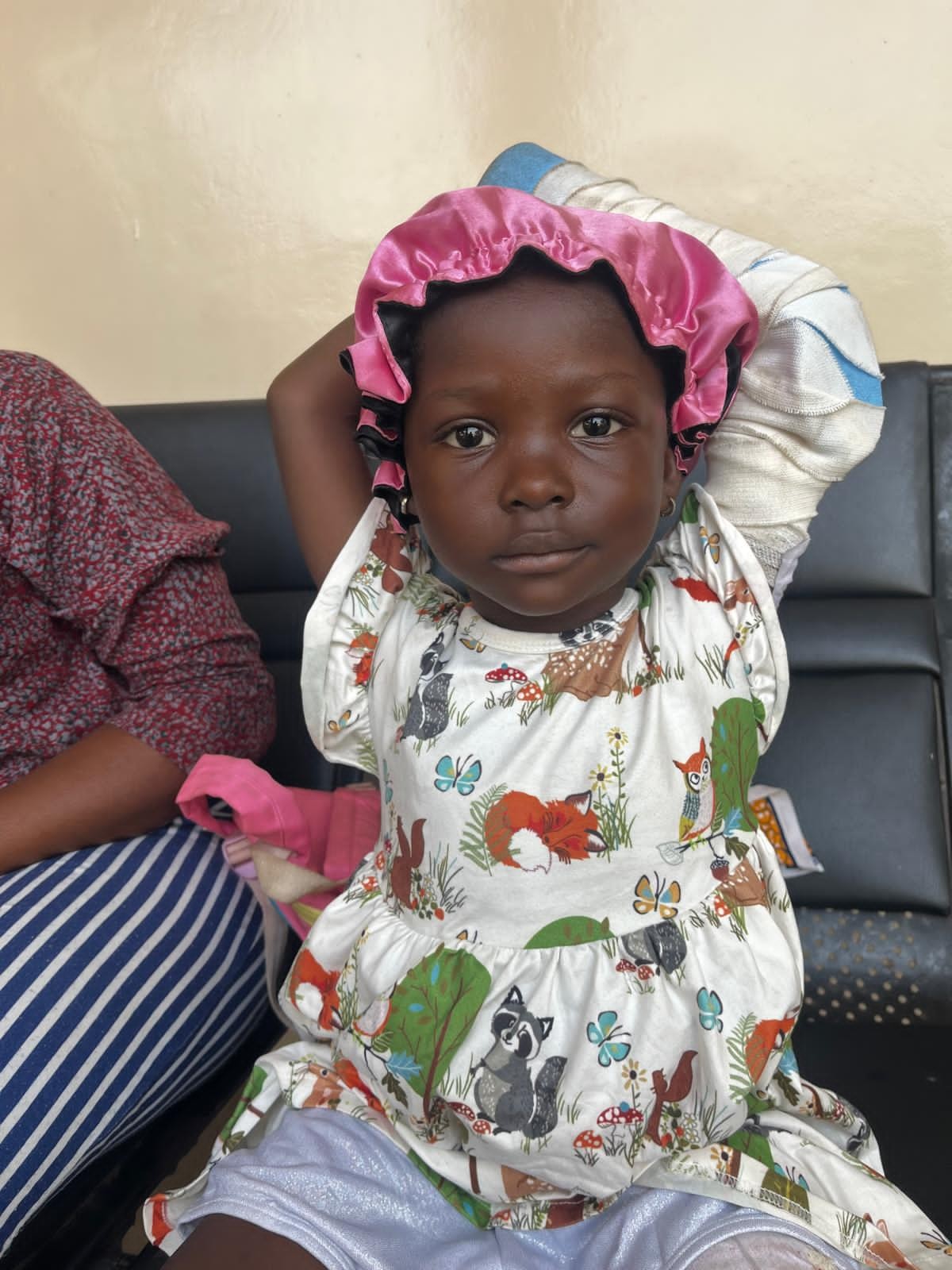 2026_02_Einsatz Dr. Heidemann Sierra Leone Mädchen nach OP